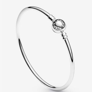 NEW Pandora Silver bracelet with embossed ball clasp. Size M (7.5 in/19 cm)